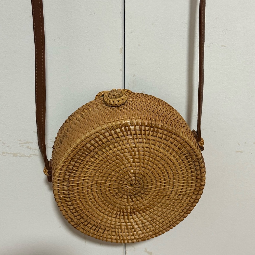 Rattan Crossbody Bag - Picture 4 of 5